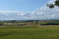 Blick vom Haarstrang auf das Sauerland © Ralf Joest