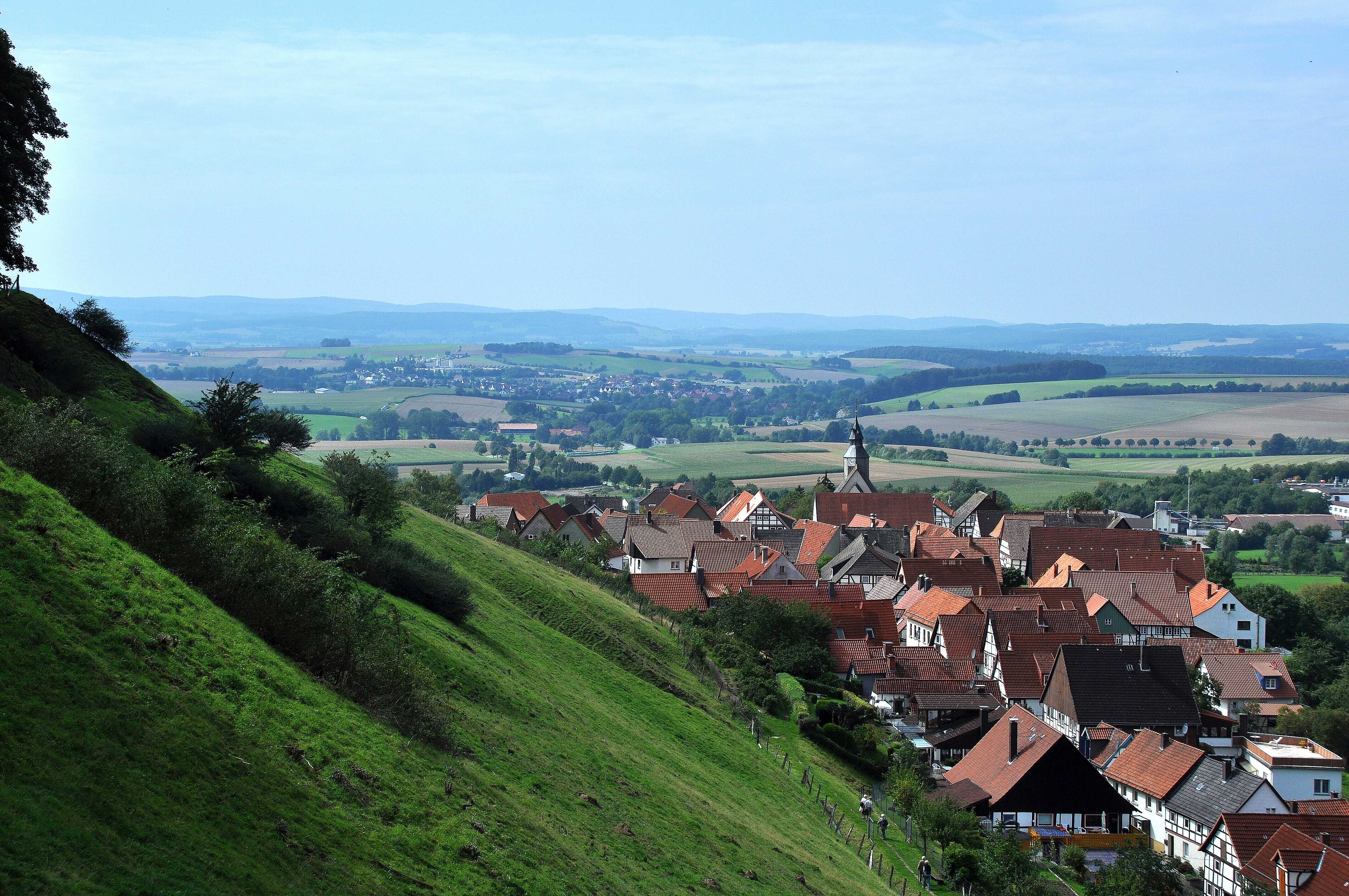 Schwalenberg mit Blick in das Steinheimer Becken © M. Füller